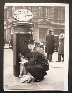 画像1: イギリス ポストカード イギリス1930年代　郵便ポストと郵便集配