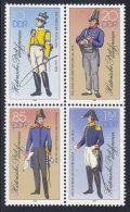 東ドイツ切手　DDR 1986年　歴史的な郵便制服　4種