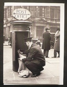 画像1: イギリス ポストカード イギリス1930年代　郵便ポストと郵便集配 (1)