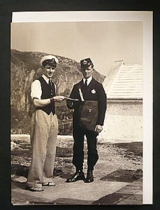 画像1: イギリス ポストカード イギリス1934年英ウェールズ南スタック灯台で配達するポストマン (1)