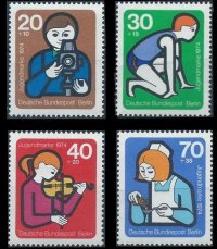 画像2: ドイツ  ベルリン切手 1974年　青少年福祉　4種